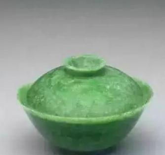 冰种翡翠|跨越时空之美——台北故宫的清代翡翠，个个都是无价之宝