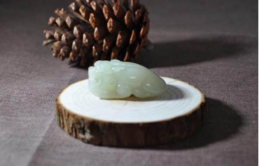 玉雕|富豪的收藏观:王健林1.3亿买玉雕,李嘉诚买888只玉貔貅