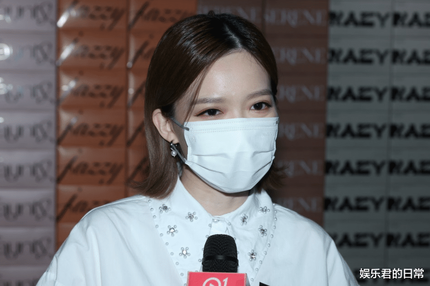 黄日华|黄日华丧妻一年突传绯闻，女儿曝其感情状况，称最重要是爸爸健康