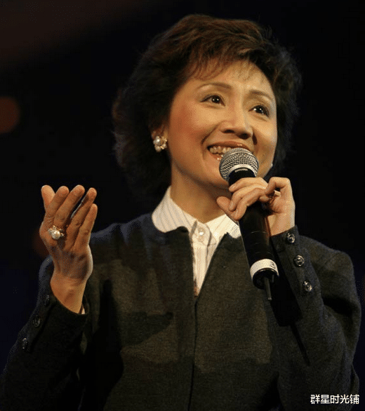 张德兰|张德兰:春晚唱《春光美》红遍全国,27岁因爱隐退,弃艺从医