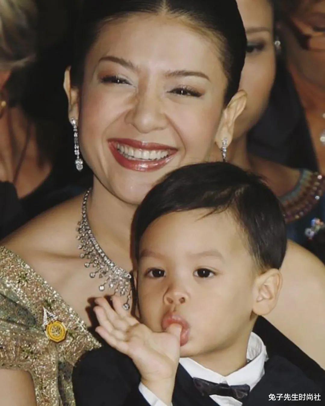 西拉米|苏提达不容西拉米回归，曝光其赤裸喂狗画面，揭开前王妃的伤疤！