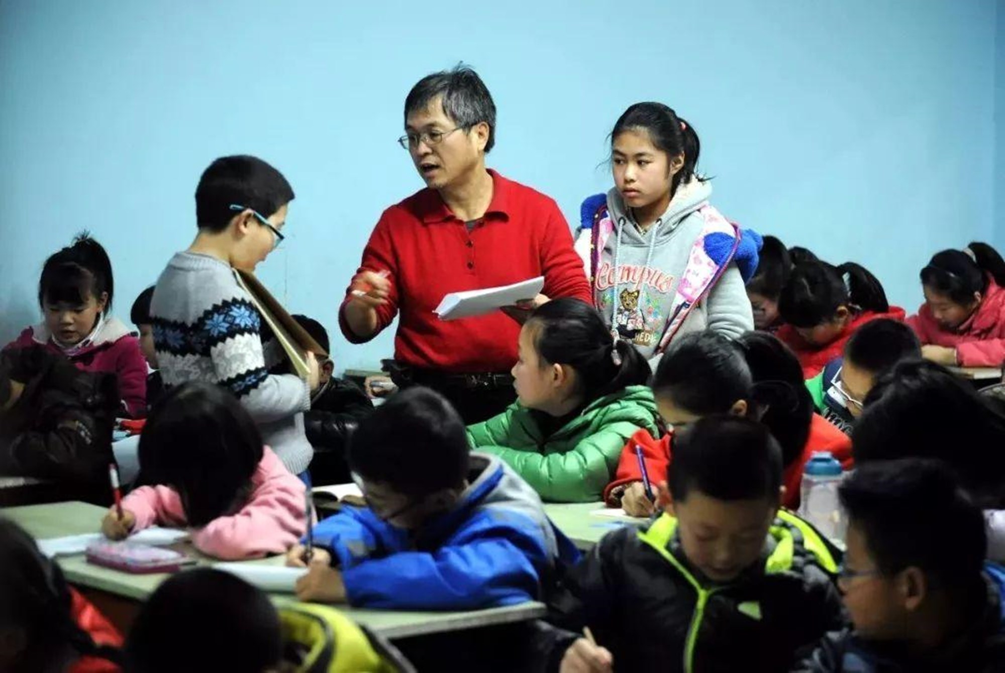 贝贝豆育儿课堂|辅导班变“过街老鼠”，各地出台“举报热线”，有奖揭发受欢迎