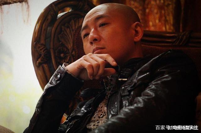时尚圈绮魔大王|当歌手红了，做演员火了，跨界成功的周晓鸥