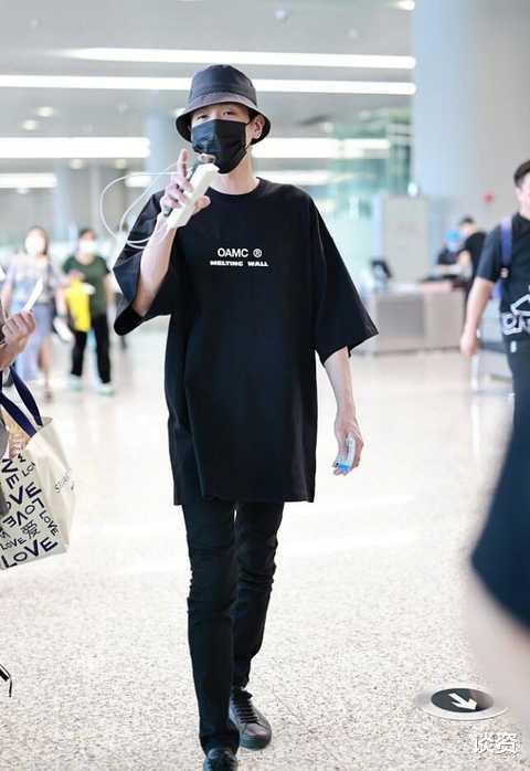 张若昀|33岁张若昀满脸疲惫,瘦到青筋凸起,网友呼吁健康最重要