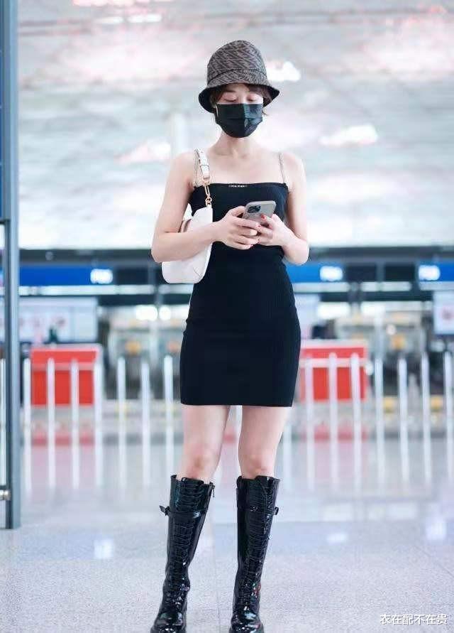 衣在配不在贵|31岁蓝盈莹又穿对了，吊带裙领口看似保守，却不拉低品味还更高级