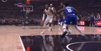 辽宁男篮|贝弗利：詹姆斯闻到我的气味就吓的双腿发软，他又一次避开了我们