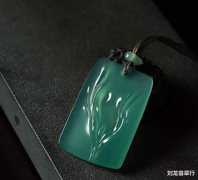 绿松石|你买的“翡翠”就真的是翡翠吗?市场价值与商业价值是一回事吗?