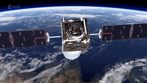 卫星 东方红一号仍在轨道运行，能否用机械臂带它回家？还差一关键设备