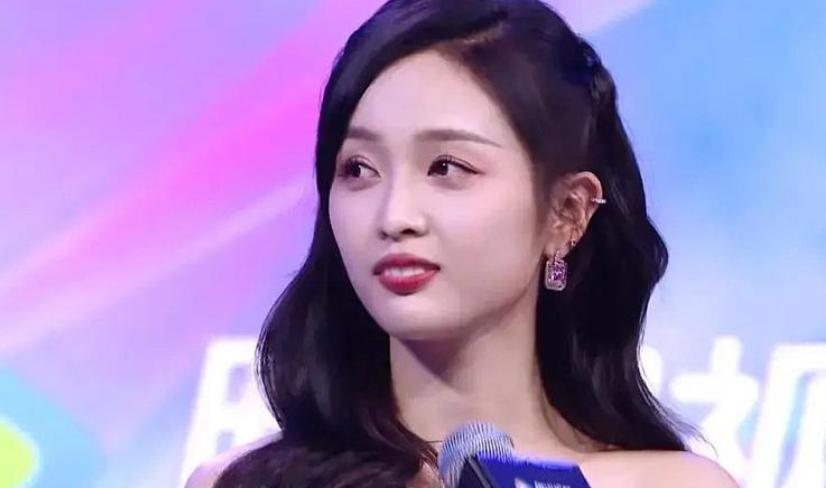 刘涛|明星“假牙”大pk：刘涛花300万整牙，吴昕的牙齿变黢黑