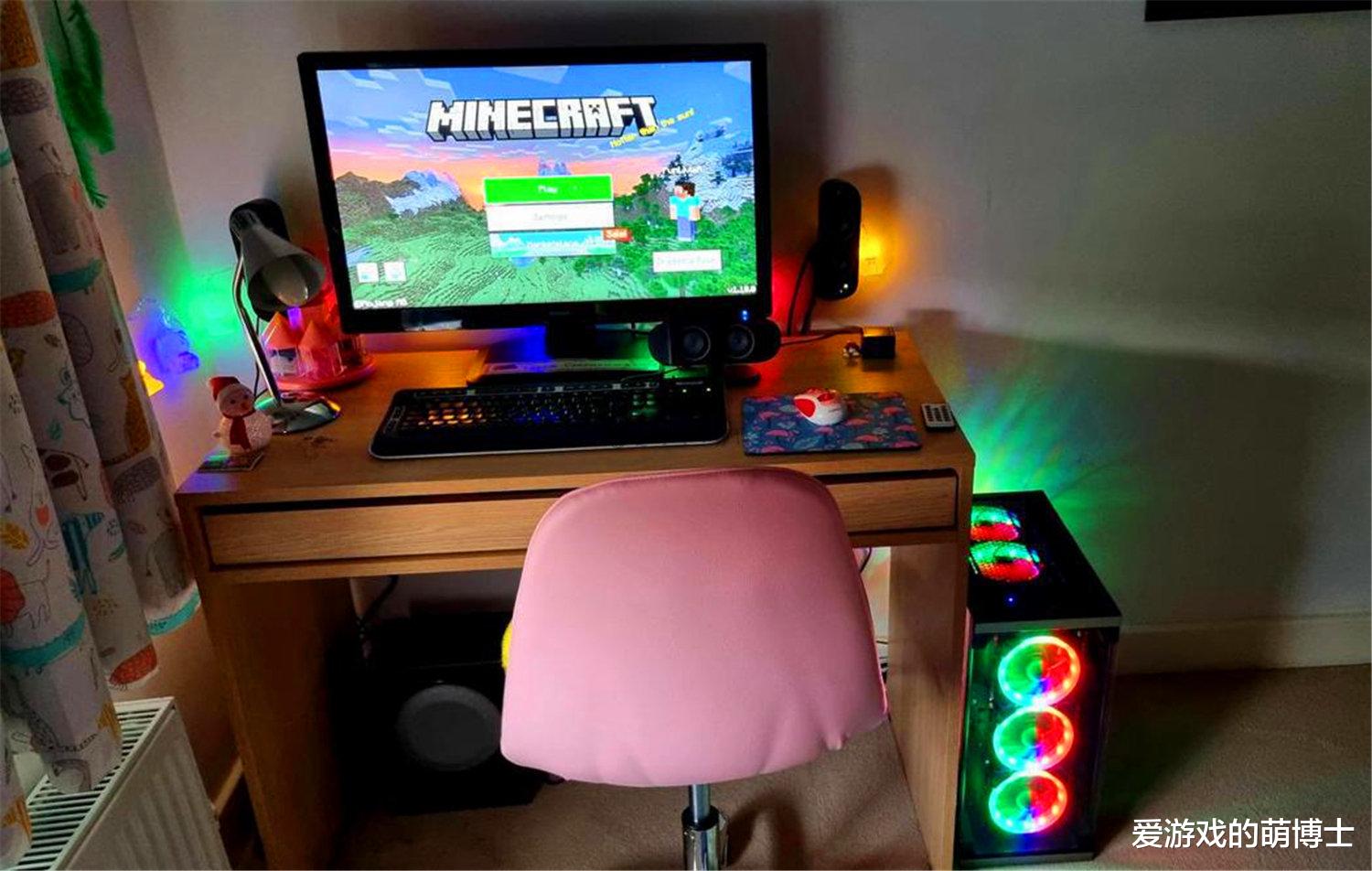 圣诞节|英国家长给女儿配置高级电脑玩《我的世界》,网友:还缺儿子吗?