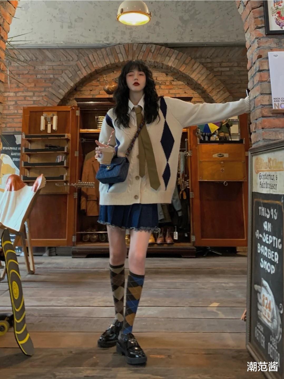 潮范酱 魔幻少女OOTD搭配，层次设计有亮点，俏皮可爱你全都要？