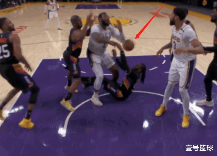 德拉蒙德|23分20個(gè)犯規(guī)！空藍(lán)不進(jìn)還被躺帽，他還有臉?biāo)饕?500萬年薪