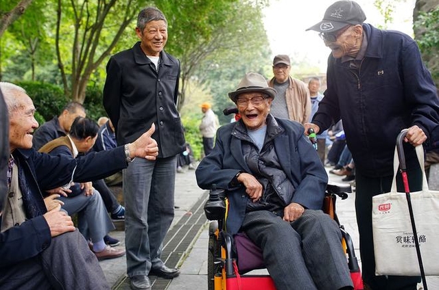 脂肪肝|患上骨质疏松不能吃花生?提醒:想养骨,平时尽量避开2类绿色菜