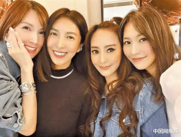 |信与前女友低调复合，两人甜蜜约会