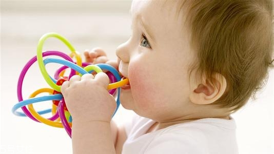 小琳说育儿|310万个儿童水杯被强行要回,数十个儿童因为水杯生病!原因是它