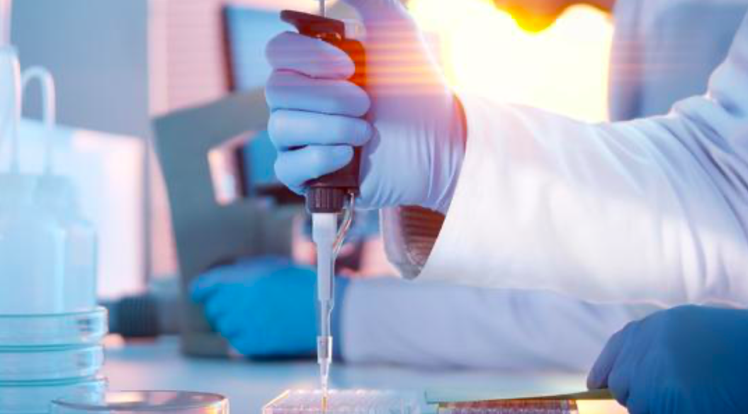 吾天说事 免费的新冠疫苗到底能不能打？钟南山和张文宏：不是疫苗问题，而是人性问题