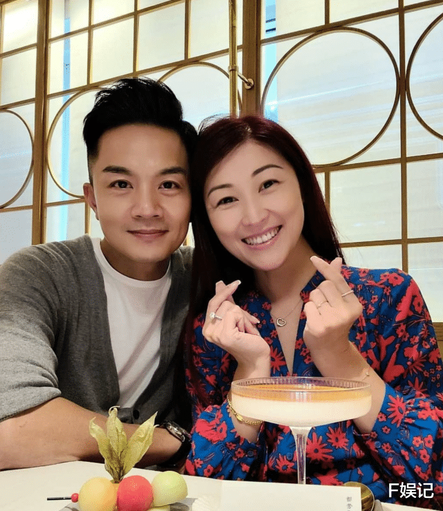 TVB|TVB艺人夫妻一家人为女儿庆生 三代同堂合影很温馨