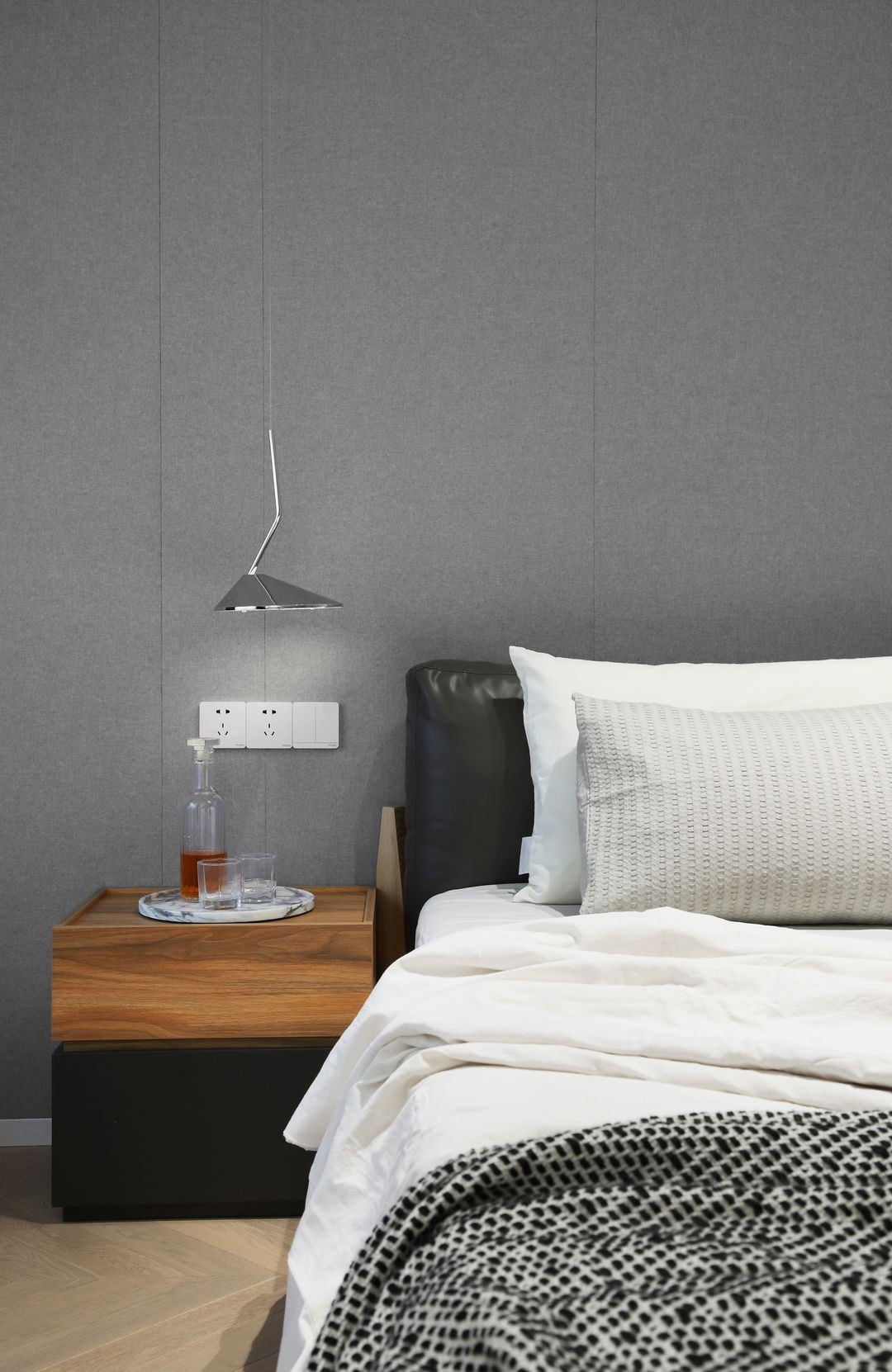 拒绝“花里胡哨”,全屋以简胜繁,这才是年轻人追求的质感,真美