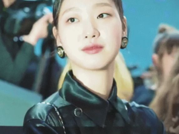 金高银|她的中文水平达10级,凭借“尺度片”得到认可,不惜为戏增重8斤