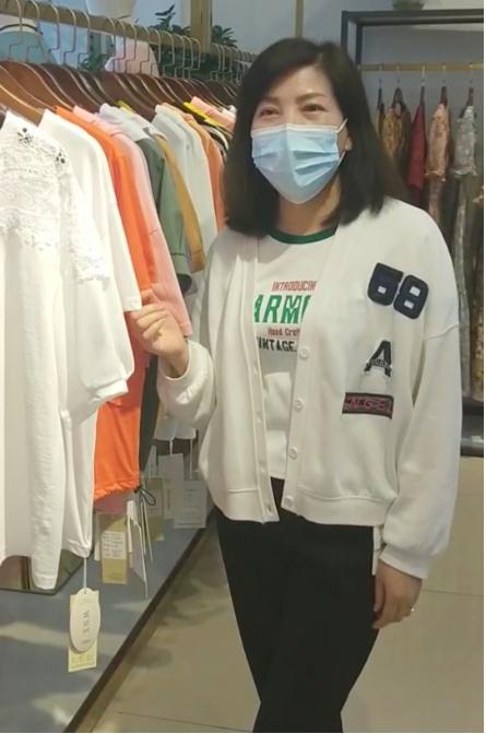 长江日报 孝感服饰店店主薛玲：早上出发去武汉看货，下午回家吃饭