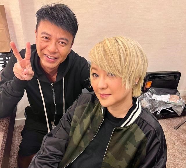 李克勤|好声音结束后，李克勤晒与陈慧娴、周慧敏合影，不忘介绍伍珂玥