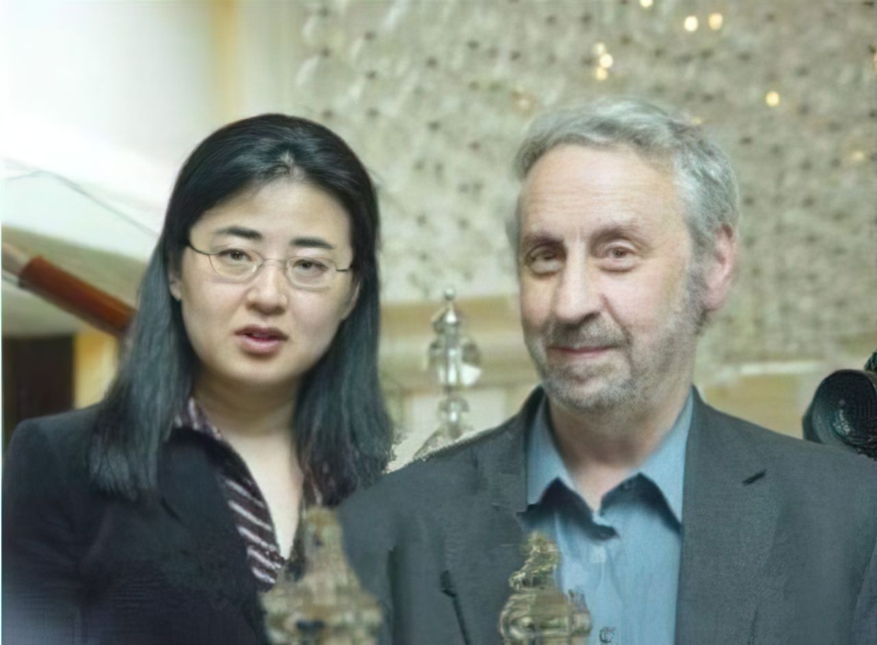 国籍|22年前北大才女田晓菲，弃国籍嫁大25岁美国老头，如今怎么样了