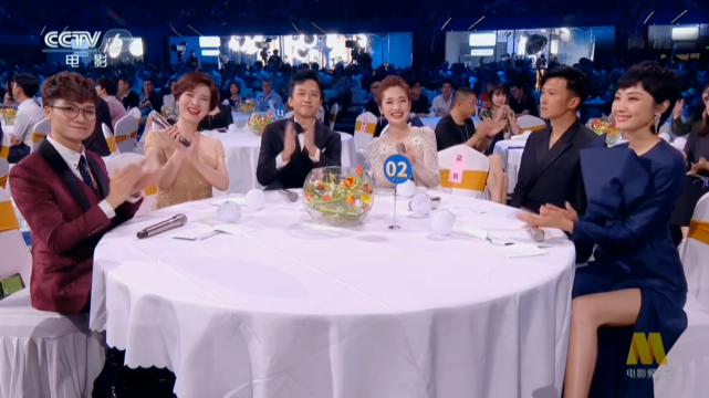 剧本杀|王菲献唱中秋晚会状态佳，造型被揭秘：旗袍是国内设计师作品