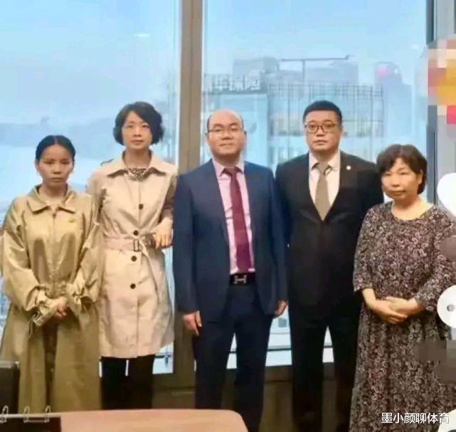 二手房 熊磊代理律师引争议，社媒被网友围攻质疑，本人没有任何回应