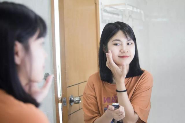 保湿 黄皮女人,若遇到这几种老国货,别错过!平时多涂涂,保湿又美白