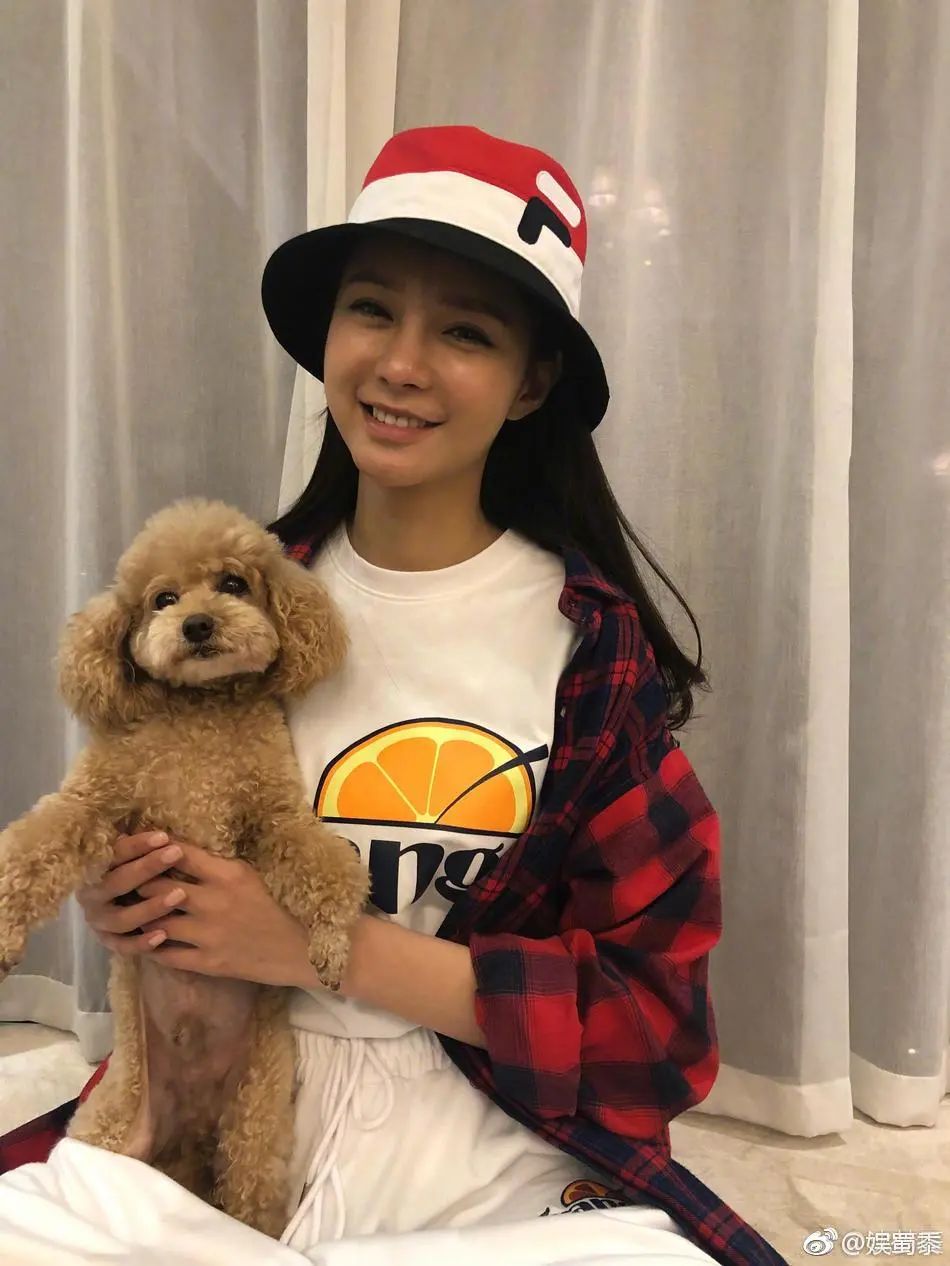 吉克隽逸|吉克隽逸被刷成冷白皮，却不如原来有气质，所以肤白不一定貌美