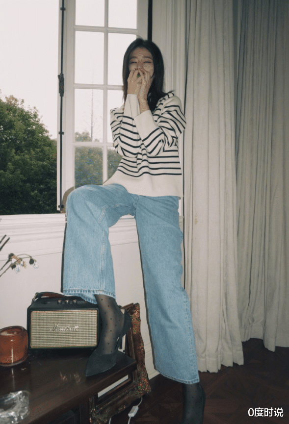 乔欣|乔欣全新大片，穿抹胸花朵裙大秀美背，不愧是颜值女神