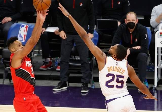 湖人隊|不用打附加賽？湖人或受裁判最強助攻，沖上西部第6穩(wěn)了！