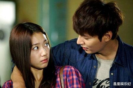 李敏镐|李敏镐时隔八年重回美国《继承者们》拍摄地，引发剧迷集体回忆杀