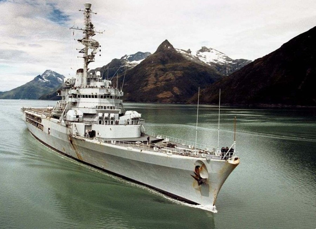 直升机|法国圣女贞德号直升机巡洋舰，功能丰富的大型水面战舰