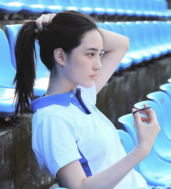 赵嘉敏|沉寂5年再出发，她和丝芭和平解约了吗？