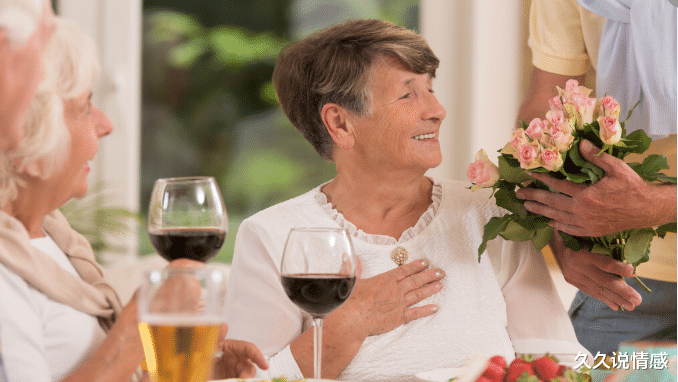 久久说情感 60岁阿姨感慨：和亲妹妹抱团养老4年后散伙了，两人也成了仇人