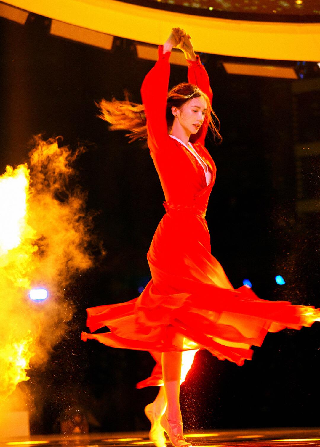 林更新|明星同穿小红裙，热巴艳丽，刘亦菲美成无法忘怀的风景线