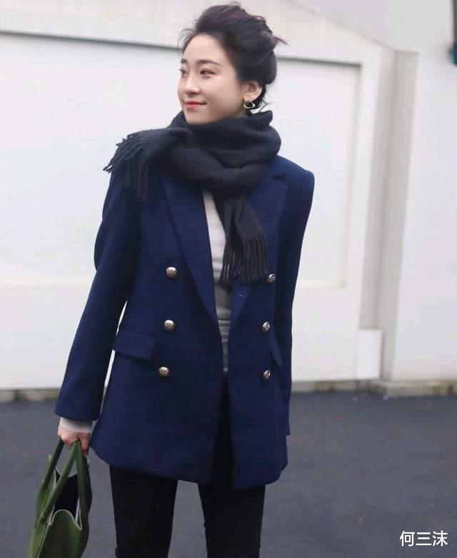 何三沫 步入中年的女人，可以试试这样穿下装，高端又洋气