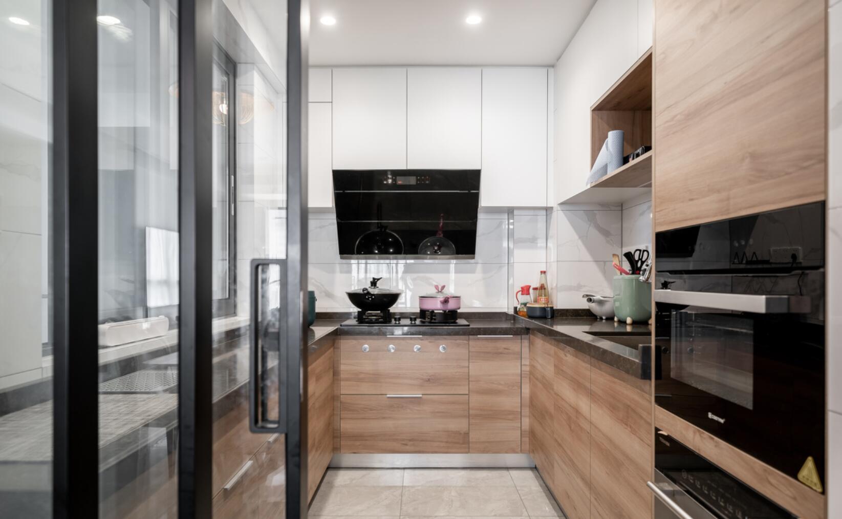 |150㎡的新房,她坚持给全房铺地砖,完工后,才知道有多实用