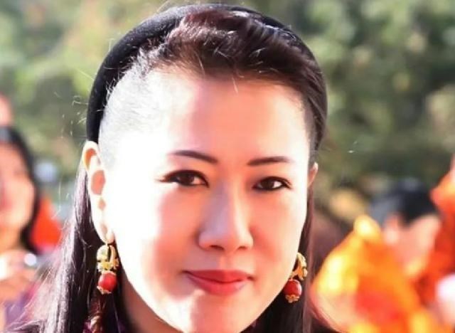 不丹同胞四姐妹共嫁一夫，9年後補辦婚禮，稱丈夫是最英俊的國王-圖8