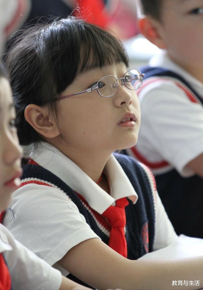 3名11岁同班女学生一同在学校坠楼引人反思