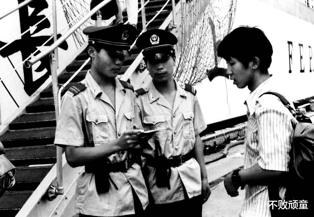 1995年柔弱母女家中被辱惨死,警方矢志不渝追凶二十年终擒恶魔