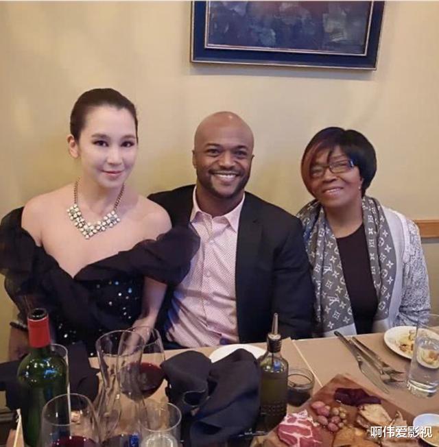 陈见飞|陈冠希姐姐与黑人男友爱得痴狂？坐大腿火辣拥吻，43岁终于想结婚