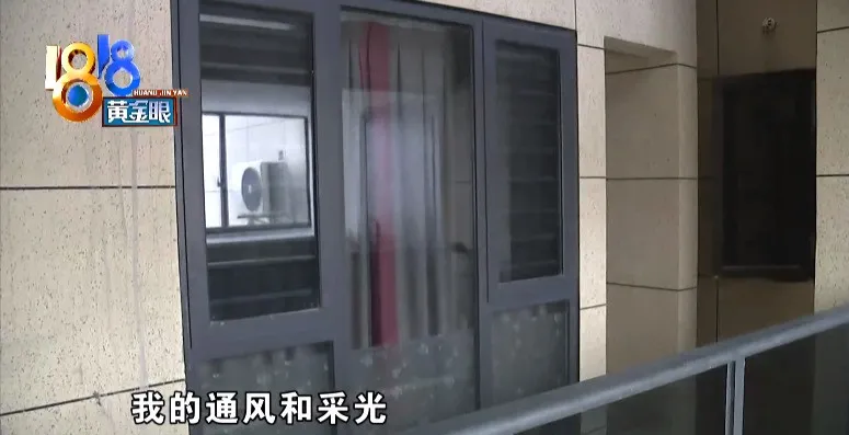 半岛晨报 朝邻居家门口扔垃圾，监控全部拍到