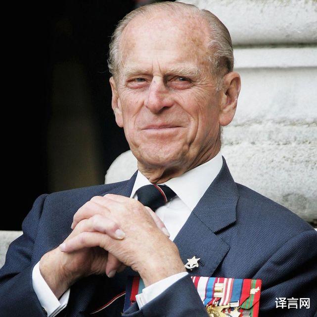 贝克汉姆|贝克汉姆父子齐光膀，俩弟弟随爸腹肌清晰，22岁大哥只有松软肚腩