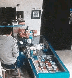  疫情发生期间，路边的乞丐都去哪了？神评让我终于明白了