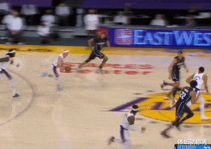 卡魯索|腦后長眼？卡魯索反擊1打3，1個假動作連隊友都騙了，莊神很喜歡