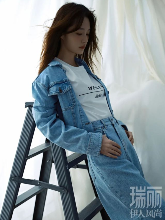 李沁|李沁瑞丽伊人风尚9月刊，沁人心脾的鸡腿姑娘，你喜欢吗