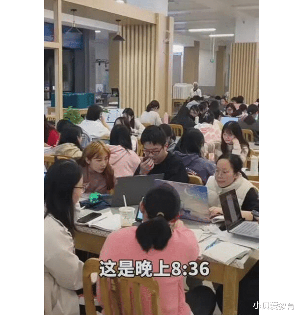 大学生|有种内卷叫211，谁说食堂只适合干饭，华中师大把自习室搬到食堂