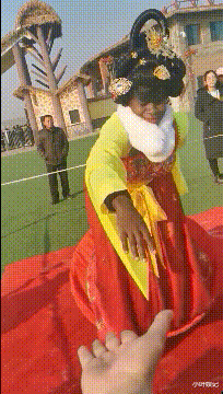 小叶娱记 “楼下新开一家店，去了一次，才知道为啥生意好了”！